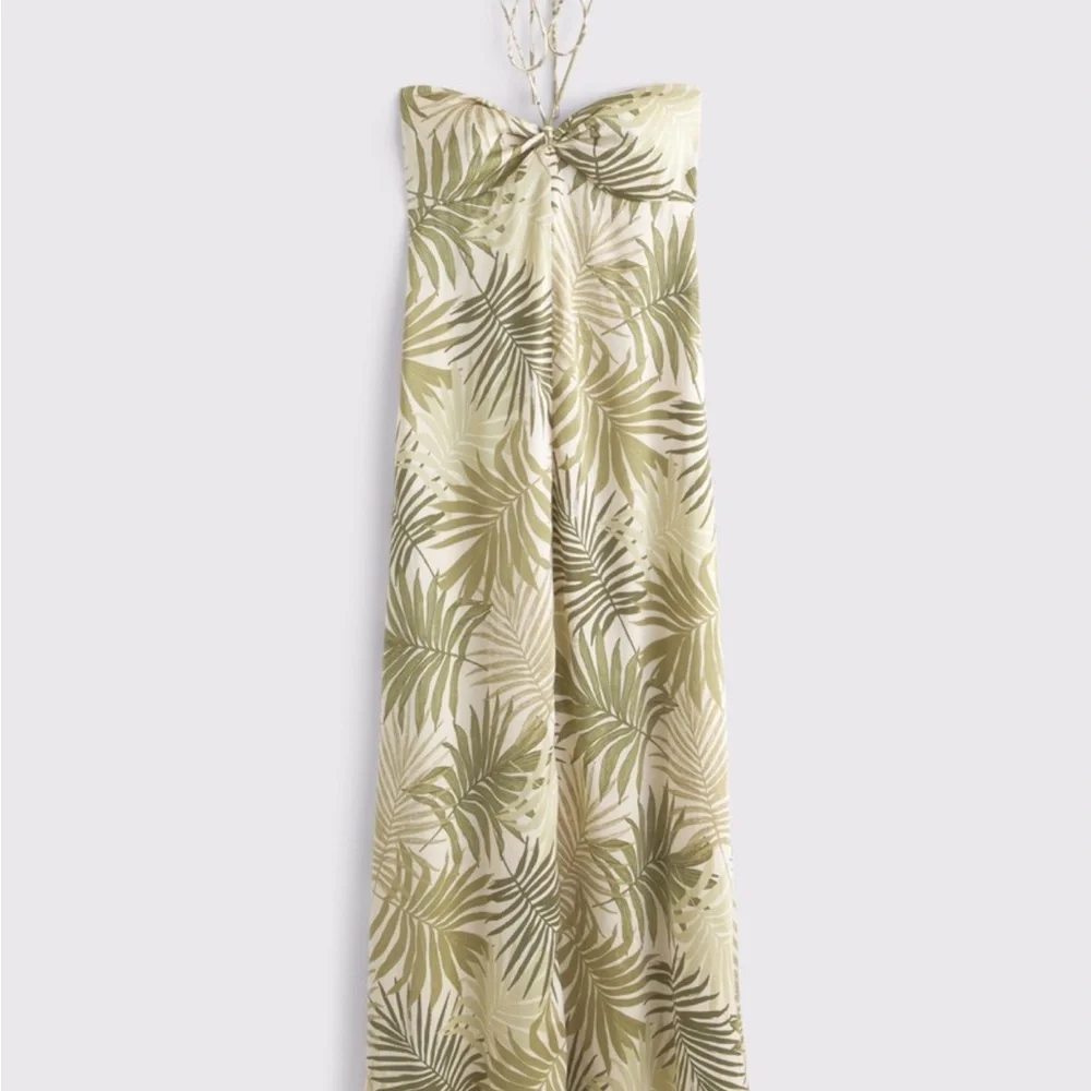 Abercrombie & Fitch Twist-Front Flowy Maxi Dress